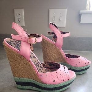 Jessica Simpson hot pink wedges